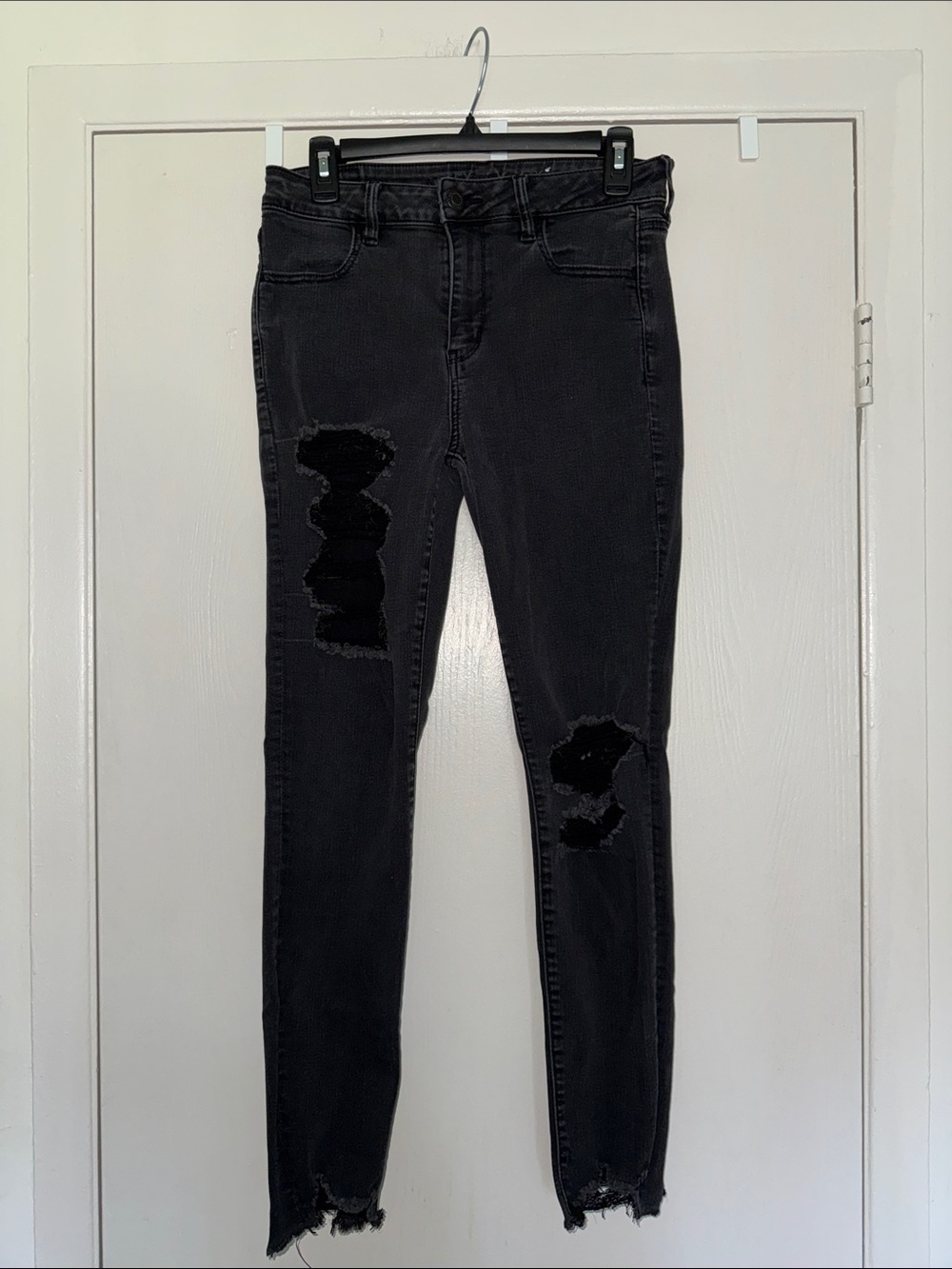 American Eagle Black Distressed Women's Jeans - Hi-Rise Jeggings